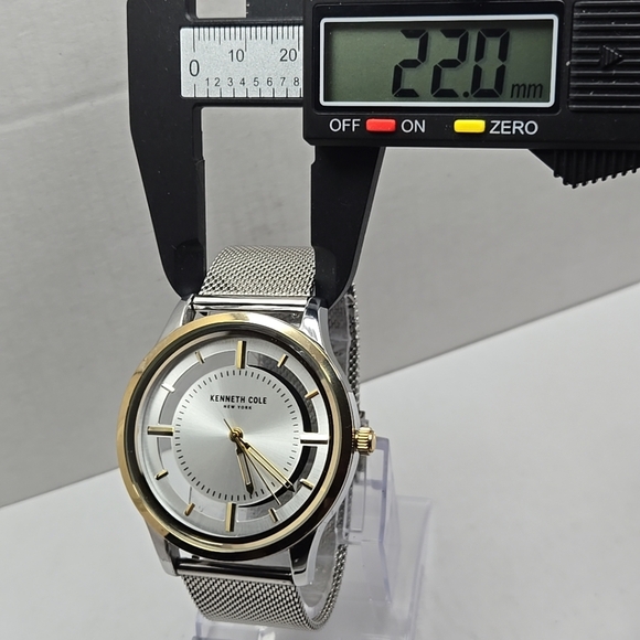 Kenneth Cole KC50883012 Mens Watch Silver Dial Mesh Band New Battery Working - Picture 5 of 9